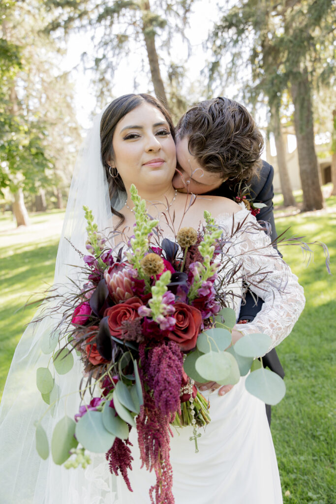 kissing