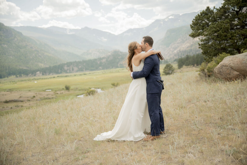 couple portraits in Moraine Park