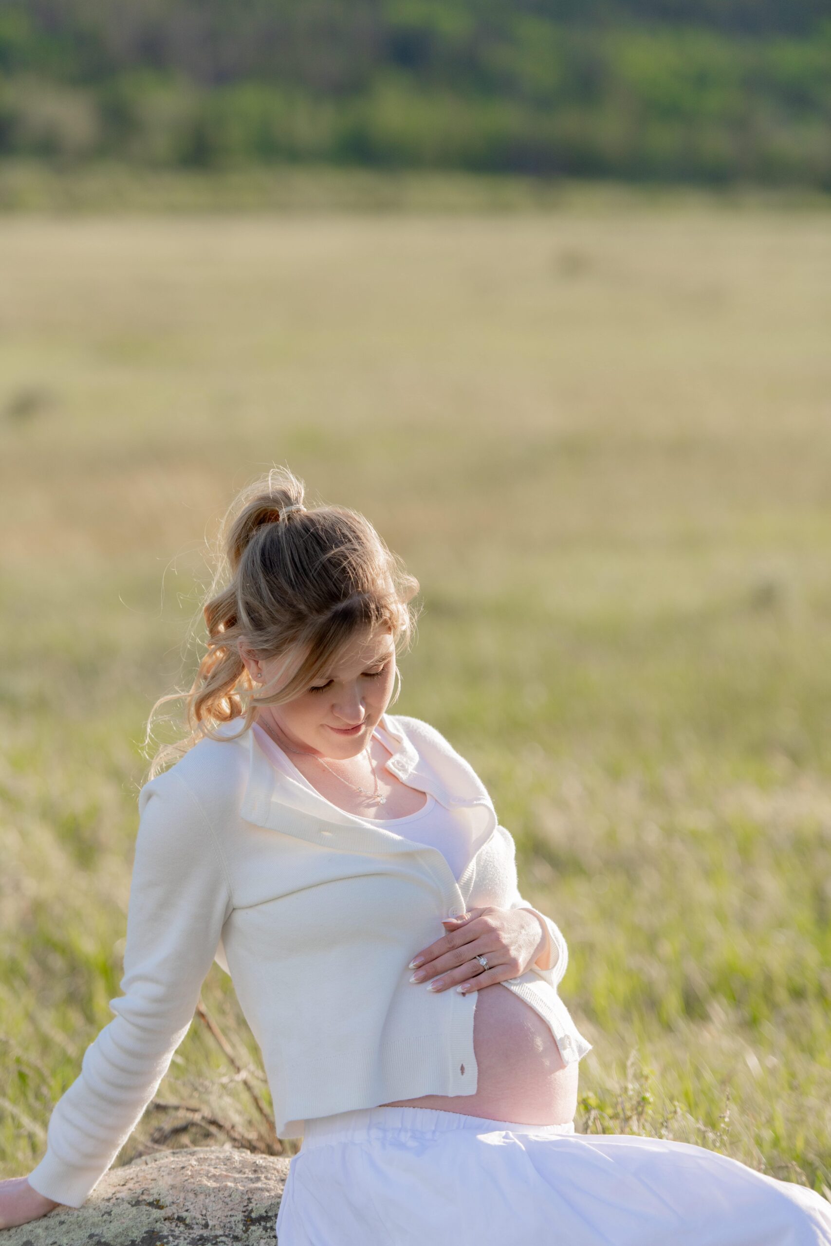 Outdoor maternity session in Colorado