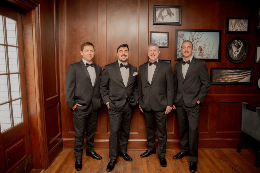 Groomens